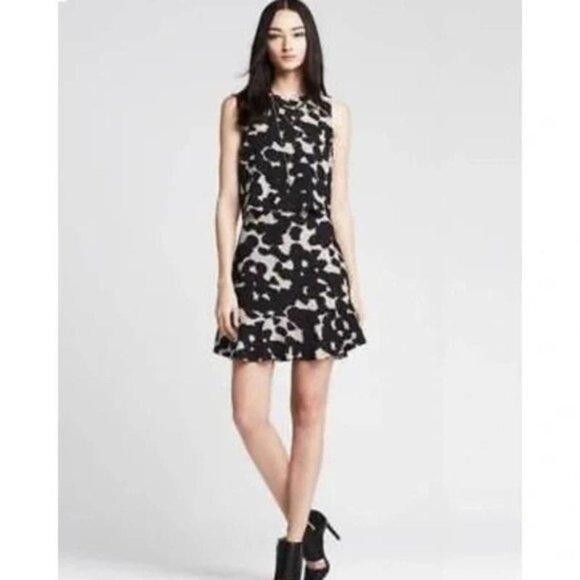 NWT BANANA REPUBLIC Layered Flounce Hem A-Line Dress Sz 2 Open Back - Picture 5 of 15